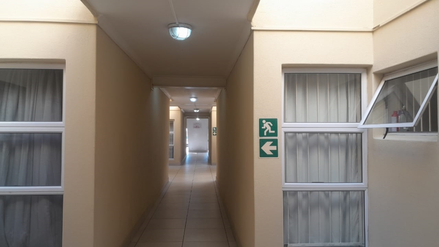 2 Bedroom Property for Sale in Whispering Pines Western Cape